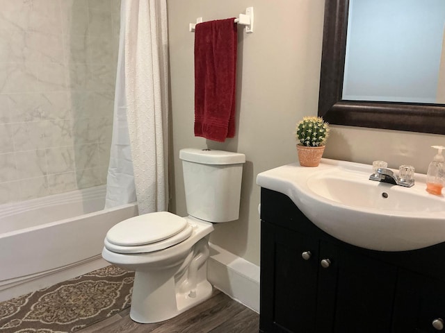 8565 Smith Calhoun Rd Unit 163, Plain City, OH 43064 - full bath featuring vanity, shower / bath combination with curtain, and wood finished floors