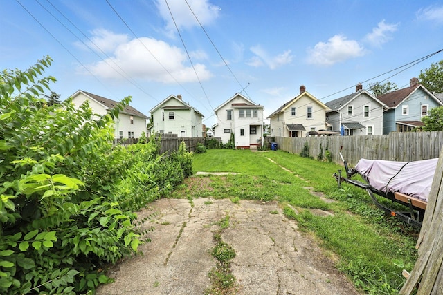 741 Heyl Ave, Columbus, OH 43206 - fenced backyard featuring a residential view