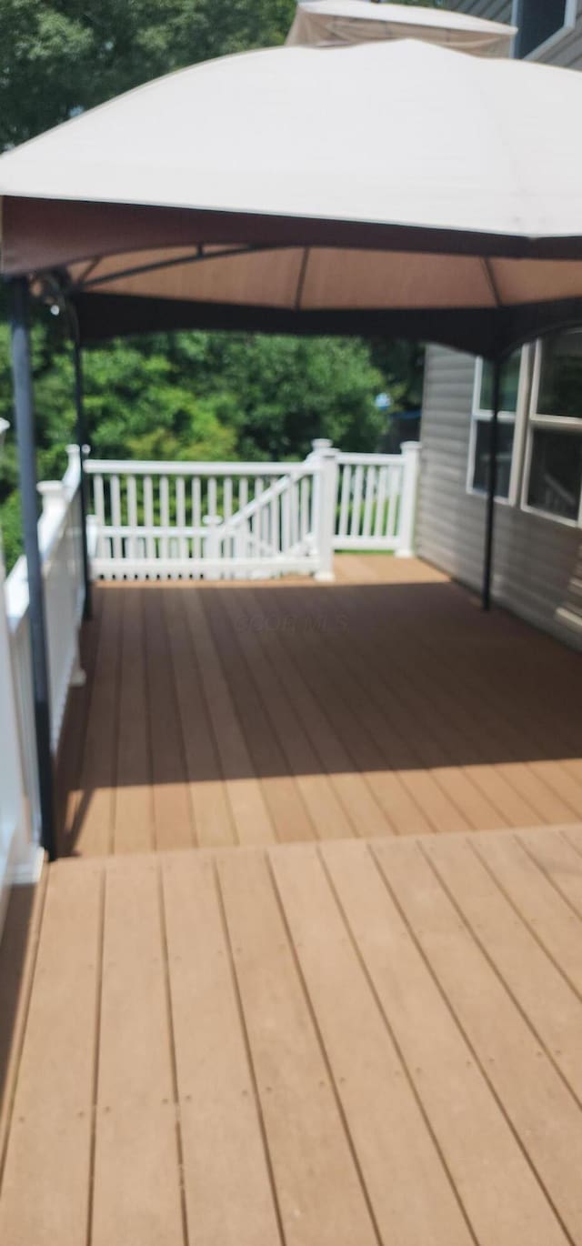 19 Ravine View Ct, Pataskala, OH 43062 - wooden terrace featuring a gazebo