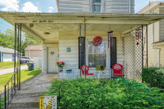 124 Wyandotte St, Lancaster, OH 43130 - property entrance with a porch