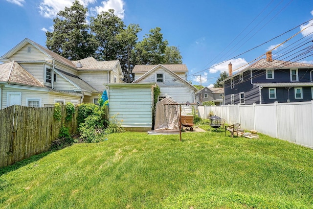 124 Wyandotte St, Lancaster, OH 43130 - view of fenced backyard