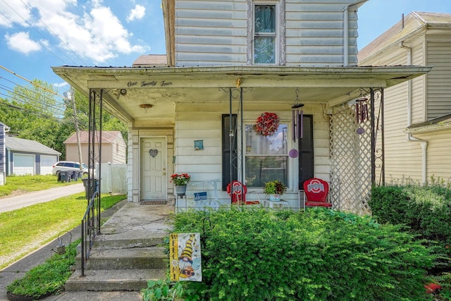 124 Wyandotte St, Lancaster, OH 43130 - view of front of property with a porch
