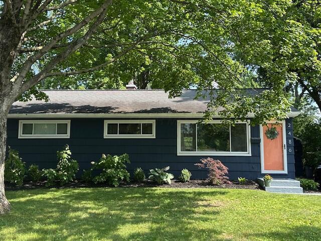 2486 Cranford Rd, Columbus, OH 43221 - view of front of home with a front lawn