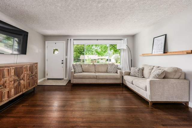 2486 Cranford Rd, Columbus, OH 43221 - living area featuring wood finished floors and a textured ceiling