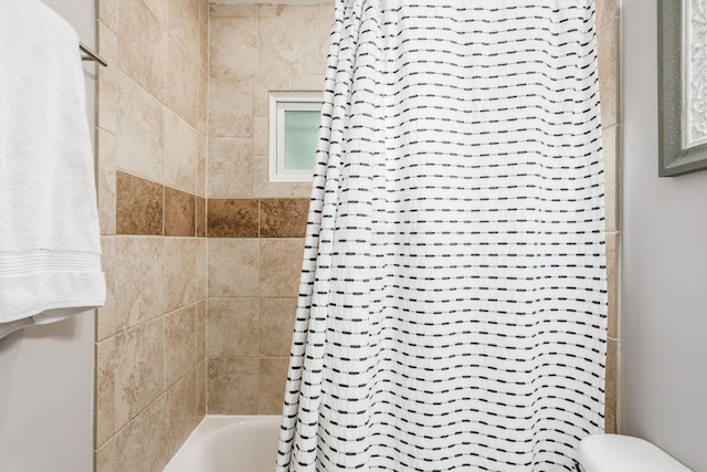 2486 Cranford Rd, Columbus, OH 43221 - full bathroom with shower / bathtub combination with curtain and toilet