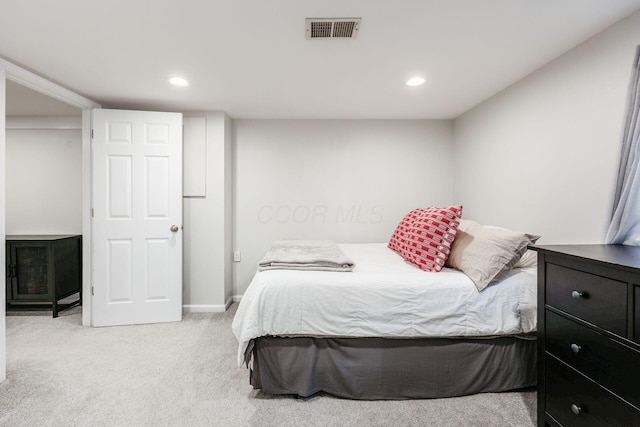 2486 Cranford Rd, Columbus, OH 43221 - bedroom featuring light carpet and recessed lighting