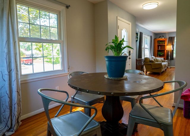 4754 Amesbury Way, Columbus, OH 43228 - dining area with light wood finished floors and baseboards