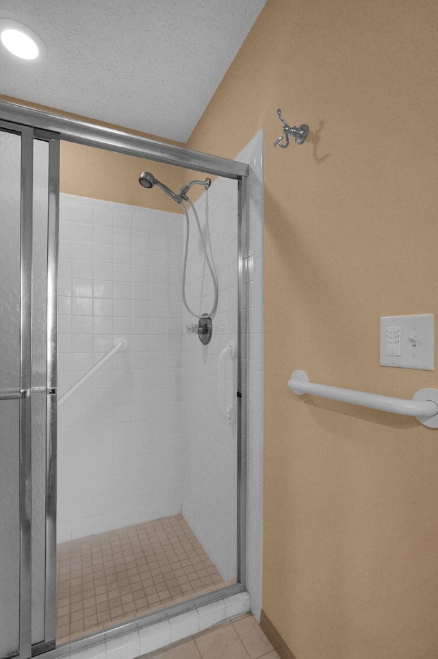 3712 E Links Cir, Hilliard, OH 43026 - bathroom featuring a shower stall and tile patterned flooring