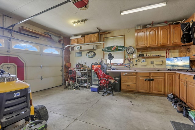 201 Christopher Ct, Hebron, OH 43025 - garage featuring a garage door opener