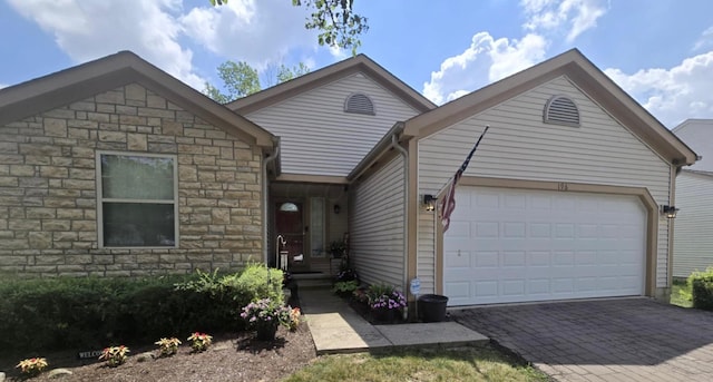 196 Stonhope Dr, Delaware, OH 43015 - photo 1