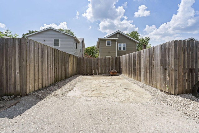 956 Mcclain Rd, Columbus, OH 43212 - fenced backyard with a patio