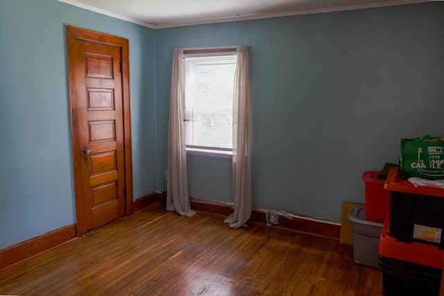 72 S Oakley Ave, Columbus, OH 43204 - unfurnished room with wood finished floors and ornamental molding