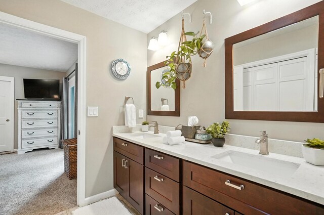 96 Executive Ct Unit B, Westerville, OH 43081 - full bath with double vanity and a closet