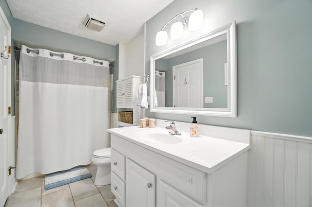 96 Executive Ct Unit B, Westerville, OH 43081 - bathroom with vanity, tile patterned floors, and a shower with curtain
