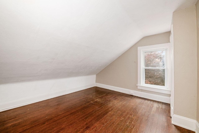 675-677 Beech St, Columbus, OH 43206 - bonus room with dark wood finished floors and lofted ceiling