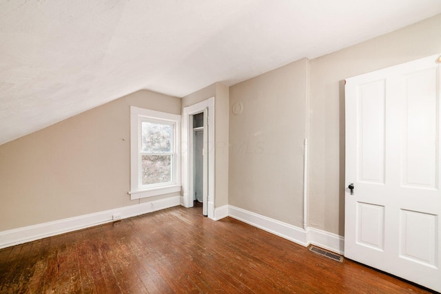 675-677 Beech St, Columbus, OH 43206 - bonus room featuring wood finished floors and lofted ceiling