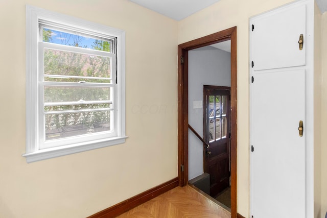 206 Lintner St, Columbus, OH 43230 - hallway with baseboards