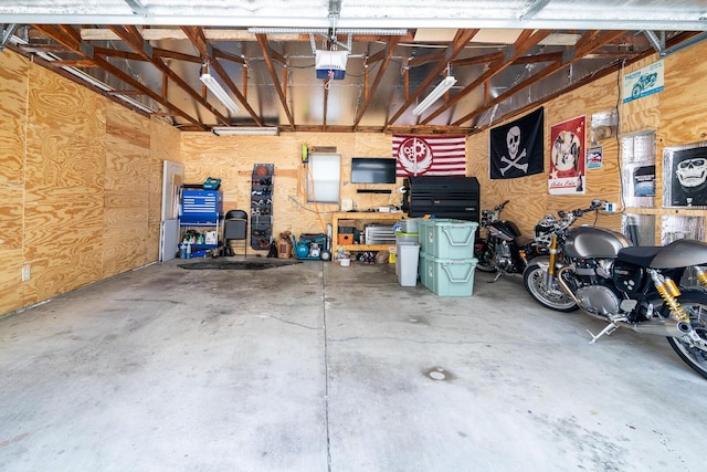 922 Afton Rd, Columbus, OH 43221 - garage featuring a garage door opener