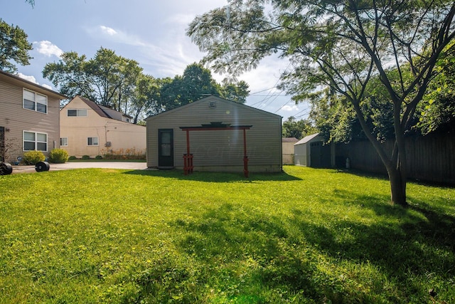 922 Afton Rd, Columbus, OH 43221 - view of green lawn with an outdoor structure