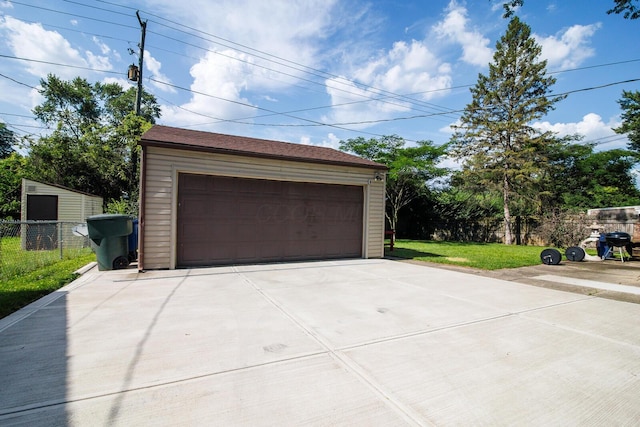 922 Afton Rd, Columbus, OH 43221 - view of detached garage