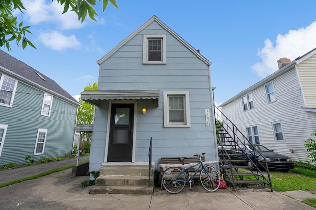 1561 Glenn Ave, Columbus, OH 43212 - rear view of property with entry steps