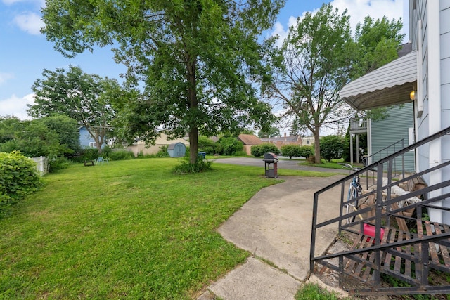 1561 Glenn Ave, Columbus, OH 43212 - view of grassy yard