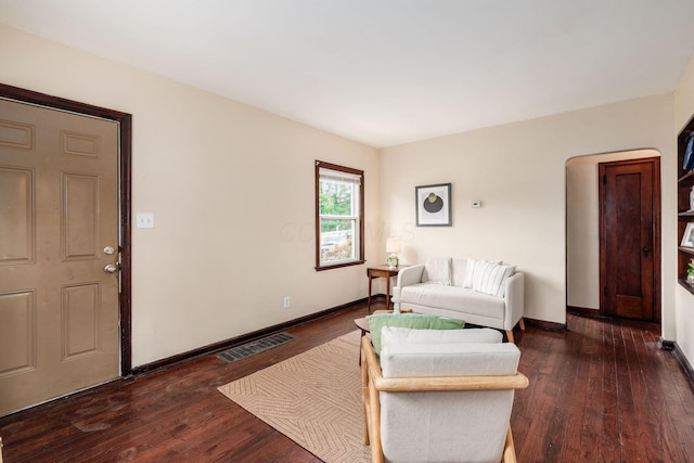 854 E Weber Rd, Columbus, OH 43211 - living area with hardwood / wood-style floors