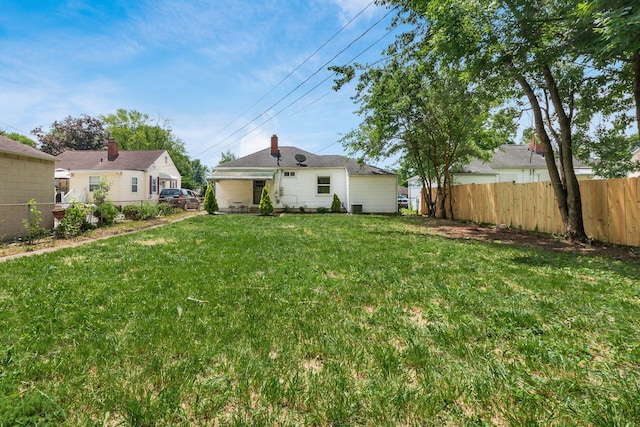 854 E Weber Rd, Columbus, OH 43211 - view of yard
