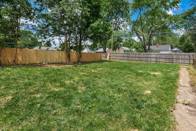 854 E Weber Rd, Columbus, OH 43211 - view of fenced backyard