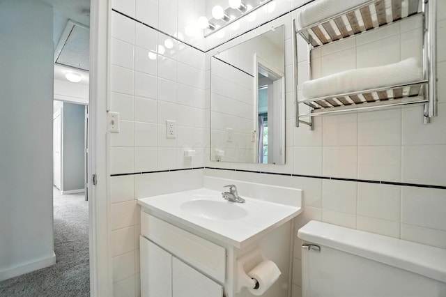 1817 Ibson Dr, Powell, OH 43065 - bathroom featuring tile walls and vanity