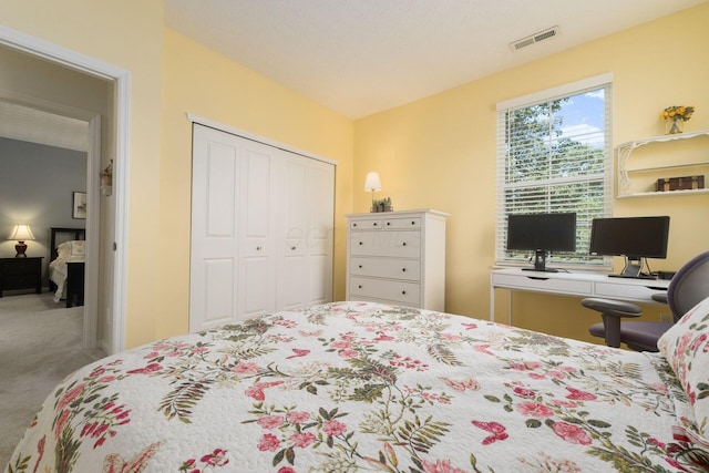 4124 Aumbrey Ct, New Albany, OH 43054 - bedroom featuring carpet floors, a closet, and a desk