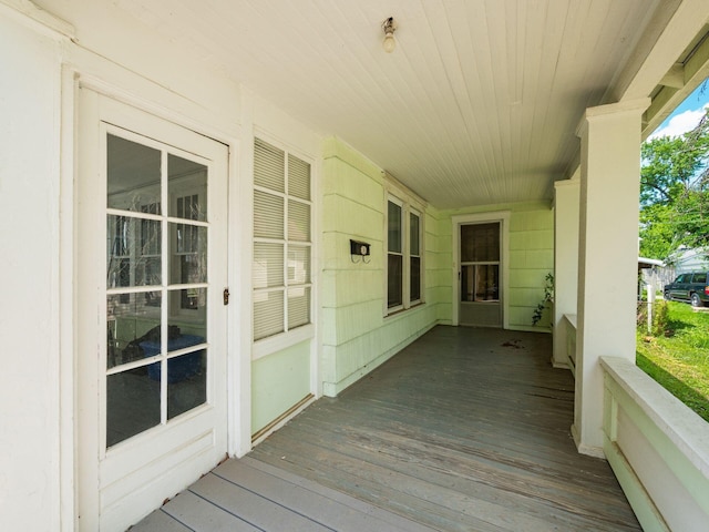 1482 Briarwood Ave, Columbus, OH 43211 - view of wooden terrace