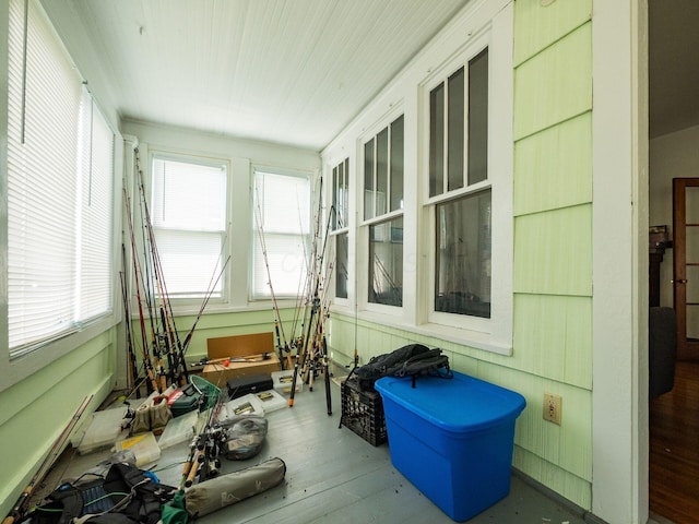 1482 Briarwood Ave, Columbus, OH 43211 - sunroom / solarium featuring wood finished floors