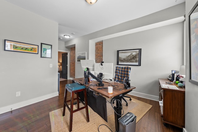144 Wilson Ave, Columbus, OH 43205 - office with baseboards and dark wood-style flooring