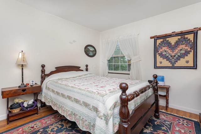 1374 Hanover Ct, Circleville, OH 43113 - bedroom with wood finished floors and baseboards
