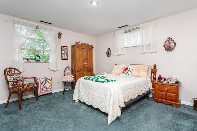 1374 Hanover Ct, Circleville, OH 43113 - carpeted bedroom featuring baseboards