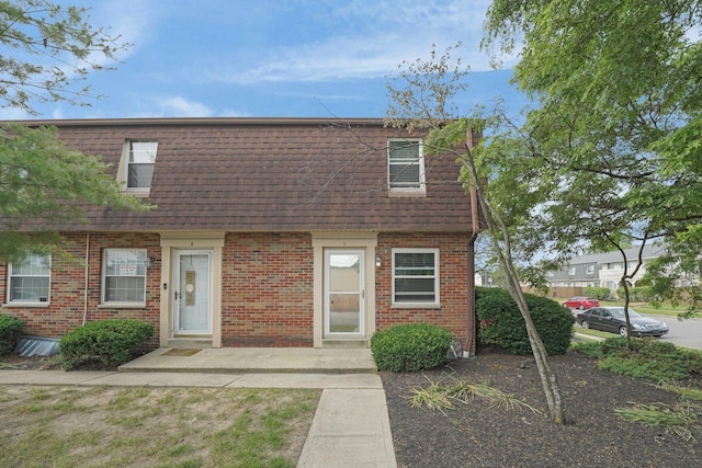 5738 Beechcroft Rd Unit L, Columbus, OH 43229 - photo 1