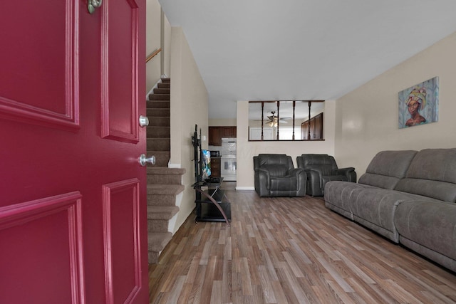 5738 Beechcroft Rd Unit L, Columbus, OH 43229 - photo 2