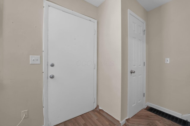 5738 Beechcroft Rd Unit L, Columbus, OH 43229 - photo 3