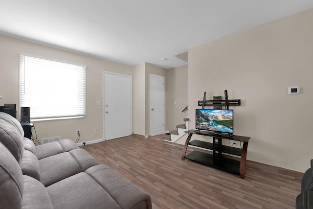 5738 Beechcroft Rd Unit L, Columbus, OH 43229 - photo 5