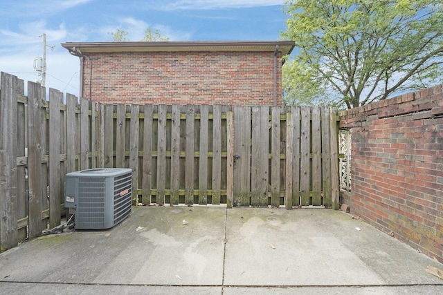 5738 Beechcroft Rd Unit L, Columbus, OH 43229 - photo 24