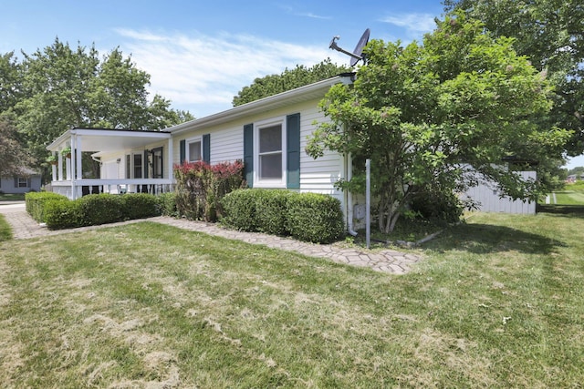 110 Creekview Dr, Baltimore, OH 43105 - view of front of home featuring a front lawn