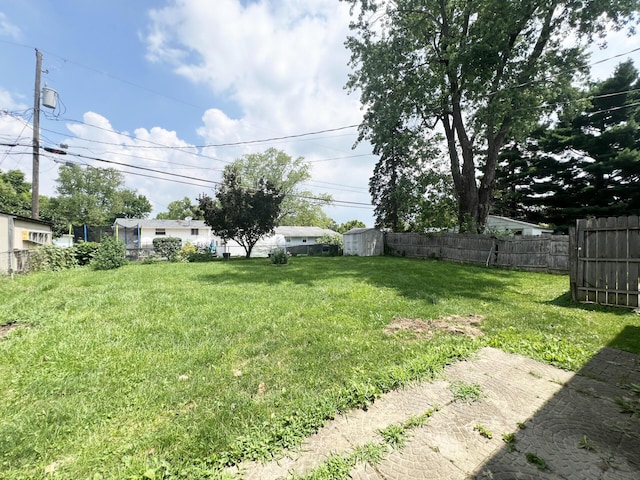 1444 Chesterton Sq N, Columbus, OH 43229 - view of yard