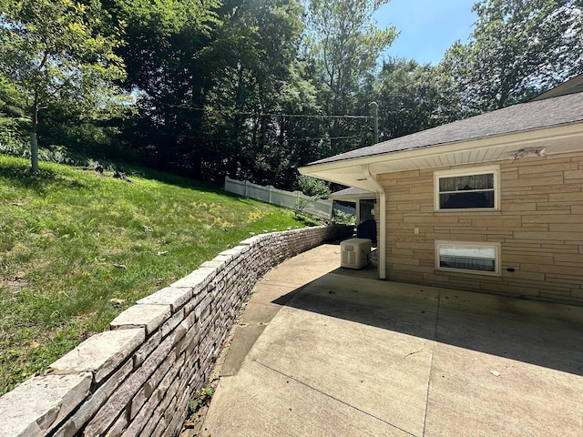 1080 Sycamore Dr, Lancaster, OH 43130 - view of patio / terrace