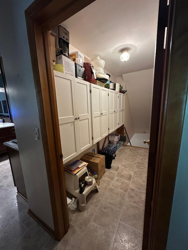 1080 Sycamore Dr, Lancaster, OH 43130 - view of mudroom