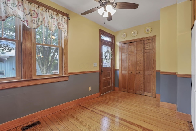 206 E Fair Ave, Lancaster, OH 43130 - foyer entrance featuring healthy amount of natural light, light wood finished floors, and ceiling fan