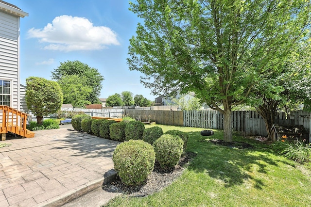 5497 Mirage Dr, Hilliard, OH 43026 - fenced backyard with a patio area