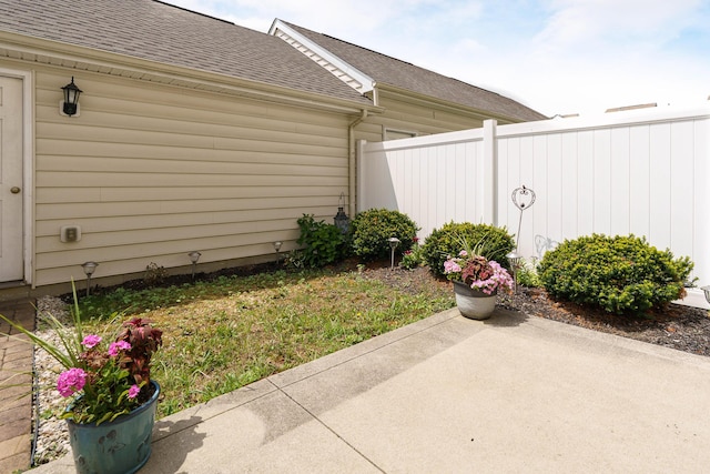 5649 Chippewa Falls St, Dublin, OH 43016 - view of yard with a patio area