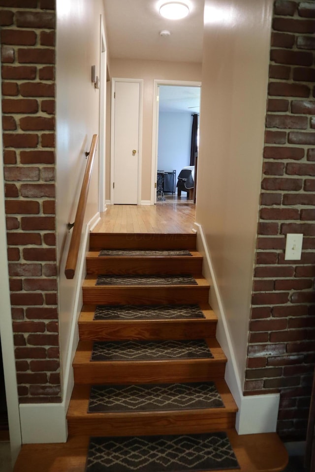 4224 Tschopp Rd NE, Lancaster, OH 43130 - stairway with wood finished floors