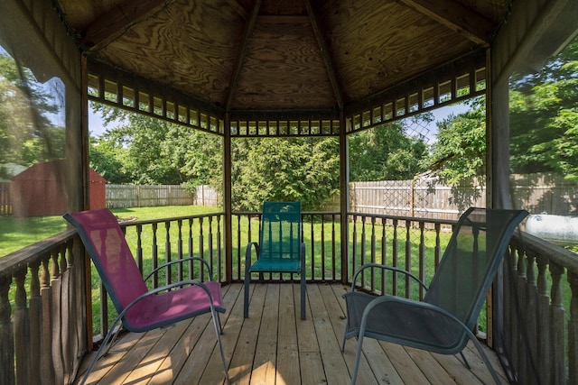 3053 E Old Duvall Ct, Lockbourne, OH 43137 - wooden deck featuring a fenced backyard